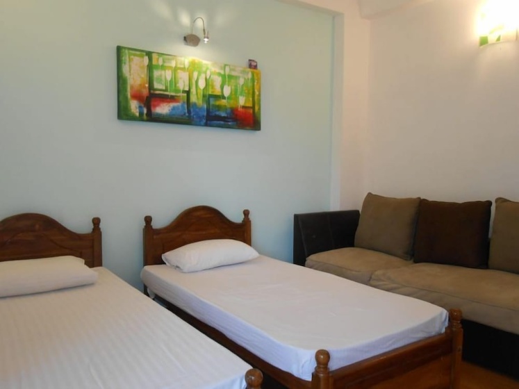 Akara Suites at Lower Bagathale — отель с удобным расположением в Коломбо