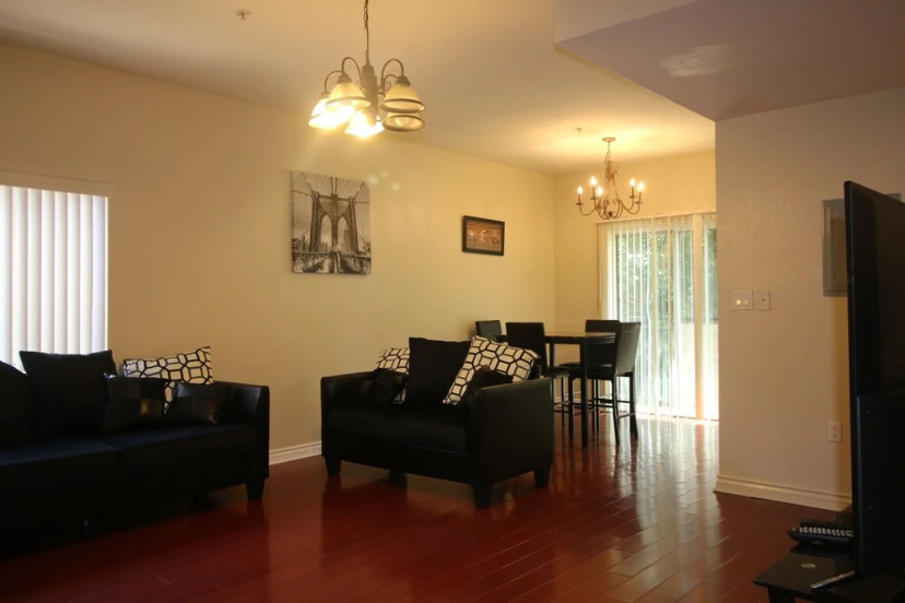 Gorgeous 2BD Apartment 3 — отель в Лос-Анджелесе, Соединенные Штаты Америки