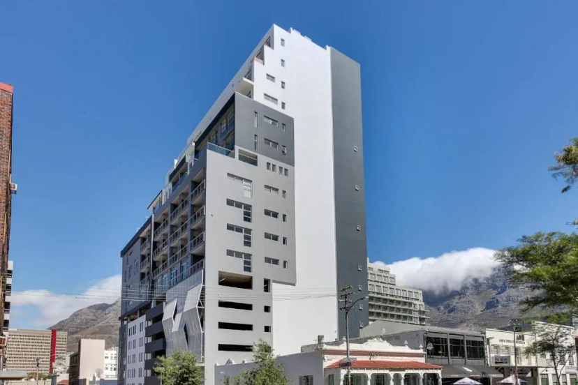 Trendy New York Style Apartment near Table Mountain — отель с удобным расположением в Кейптауне