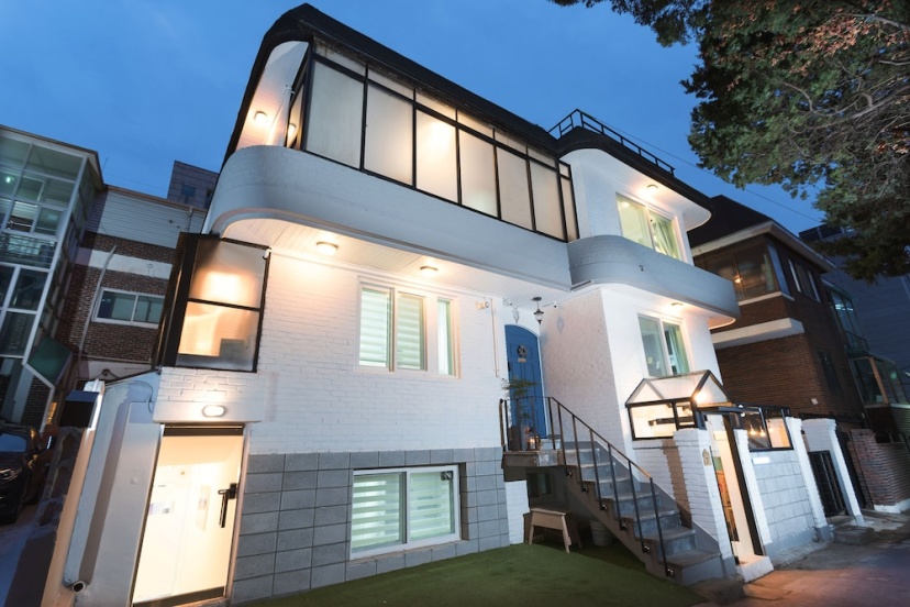 Neat House Hongdae — отель с удобным расположением в Сеул