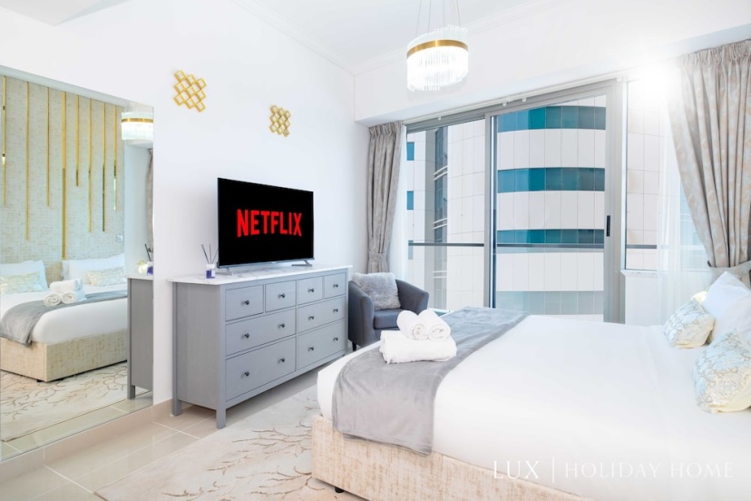 LUX The Marina Ocean View Suite 3 — забронировать отель в Дубае
