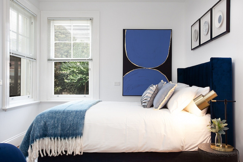 Bright and Beautiful Studio in Quiet Neighbourhood — забронировать отель в Сиднее