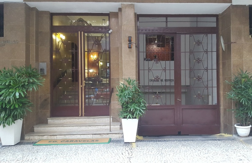 Apartamento Comfort Copacabana Beach — отель с удобным расположением в Рио