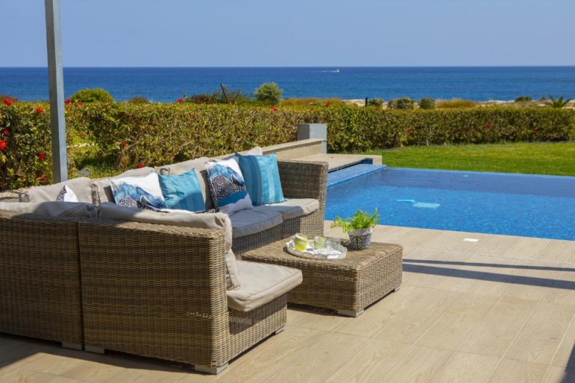 Protaras Seafront Villa Infinte Aretousa 4 — отель в Протарас, Кипр