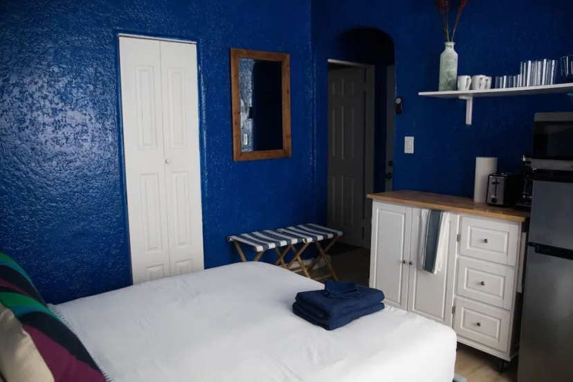 Amazing Studio in Beverly Boulevard! Sleeps 3! — отель с удобным расположением в Лос-Анджелесе