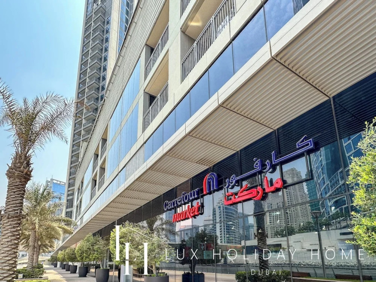 LUX 52 42 Deluxe Marina View Suite 3 — отель в Дубае, Объединенные Арабские Эмираты