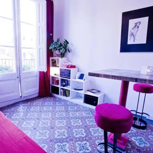 Цены на Espaibuenrollo Home & Gallery в Барселоне