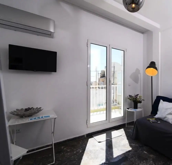 30m² homm Apartment in the center of Athens — забронировать отель в Афины