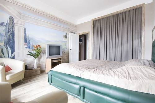 Etazhi Na Malysheva 4B Apartment — отзывы гостей и цены