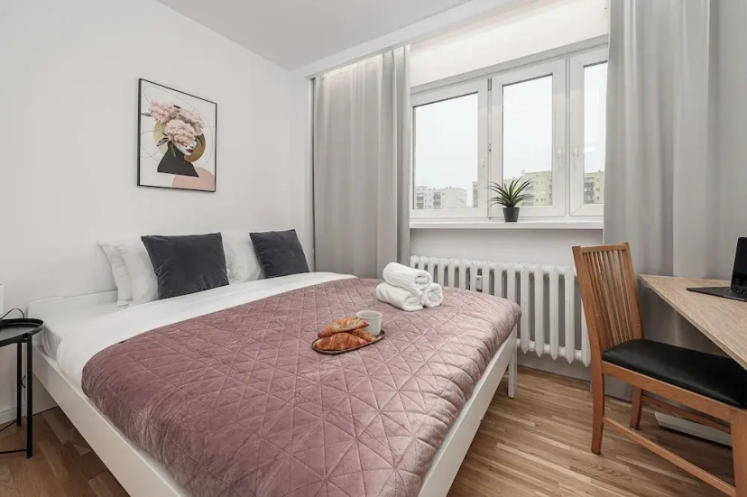 Lumina 3-room apartment with balcony — забронировать отель в Варшаве