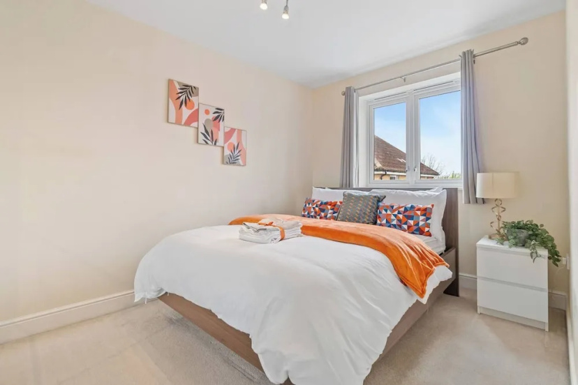3 Bedroom Cosy-home in Hornchurch With hot tub 2 — отель в Лондоне, Соединенное Королевство