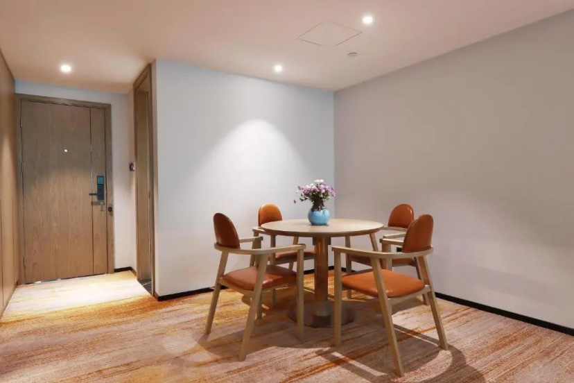 Zhong Tai Lai Hotel Shenzhen — забронировать отель в Шэньчжэне