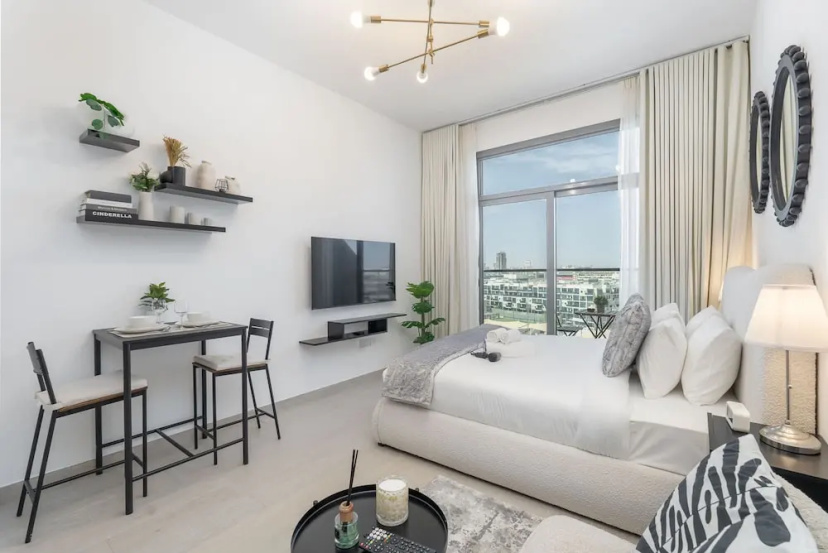 Charismatic Studio in Laya Heights Perfect for 2 — отель с удобствами в Дубае