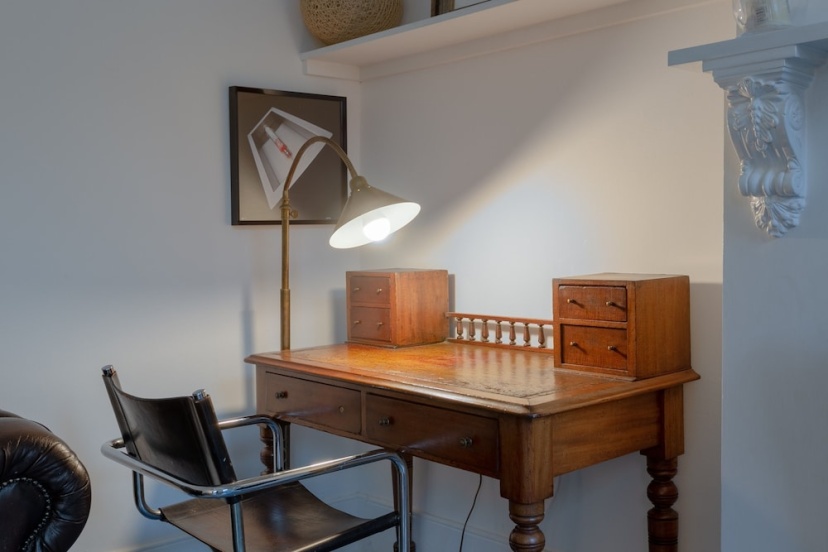 Цены на Stunning 3 Bedrooms Apartment on Portobello Road в Лондоне