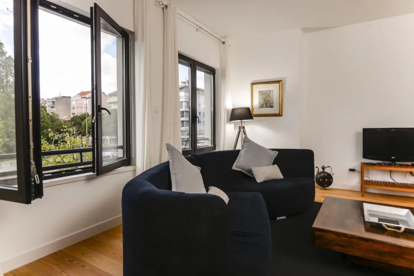 Apartment With 3 Bedrooms in Lisboa, With Wonderful City View, Furnish — отель с удобным расположением в Лиссабоне