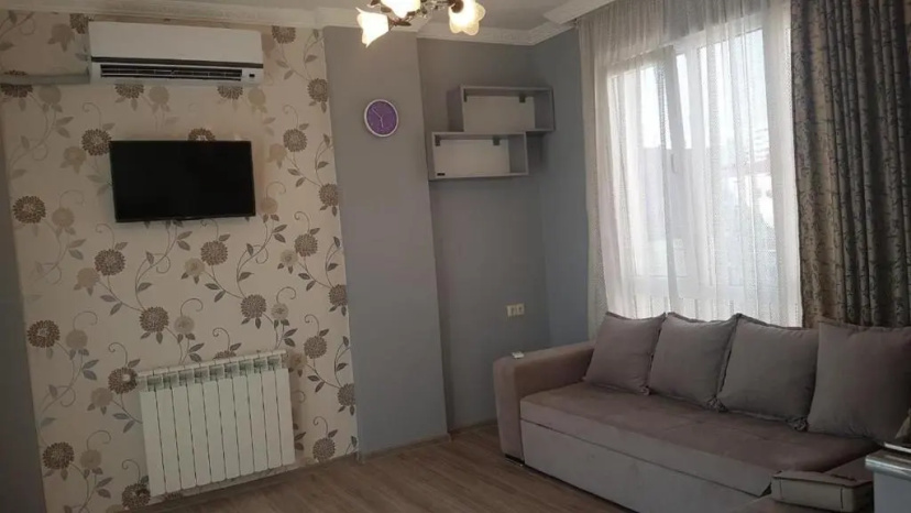 Izo'S Flat2 - Hotel in בתומי - Photo 1