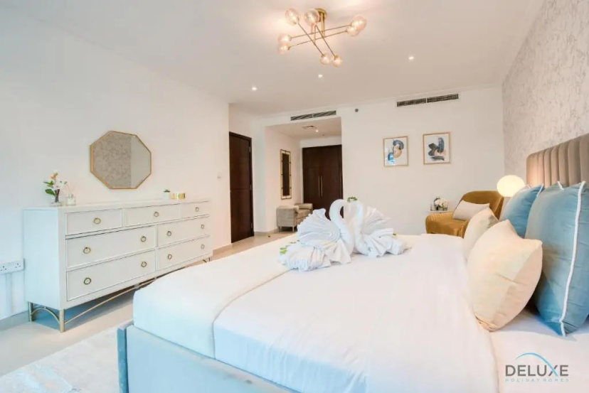 Stunning 1BR in Marina Promenade Dubai Marina by Deluxe Holiday Homes — отель с удобным расположением в Дубае