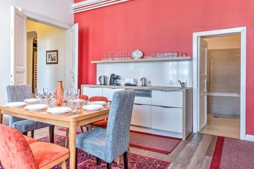 Цены на Central Stylish Apartments в Будапеште