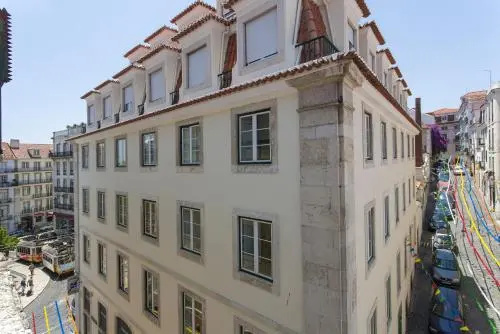 Feels Like Home Bairro Alto - Artistic with View — отель с удобствами в Лиссабоне