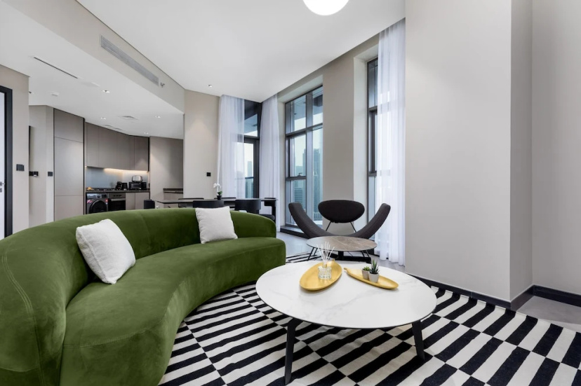 Waves - Top Waterfront 2BR Apartment in Business Bay — отель с удобствами в Дубае