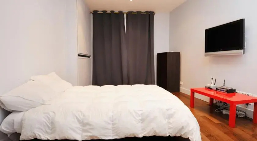 Studio charmant avec balcon et vue sur Tour Eiffel — отель в Париже, Франция