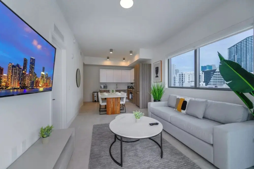 Brickell Heart Condo with Amazing Views — забронировать отель в Майами