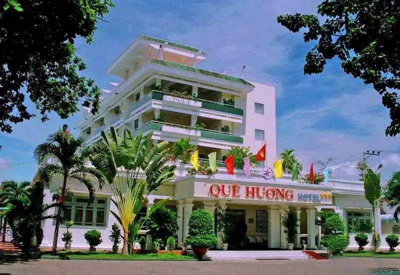 Que Huong Hotel — комфортный отель в Нячанге