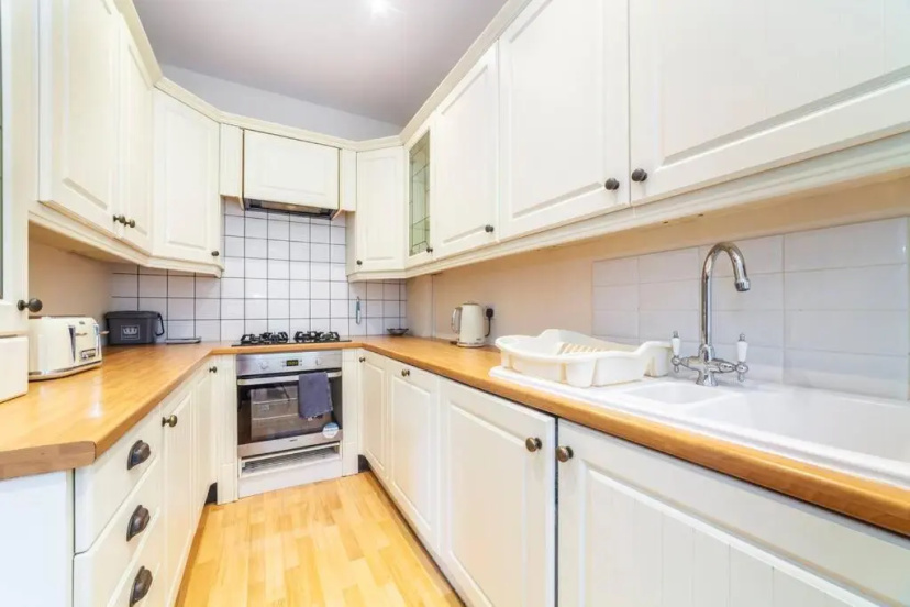 Amazing 1bd in Victorian House - Lewisham Park — отель с удобствами в Лондоне