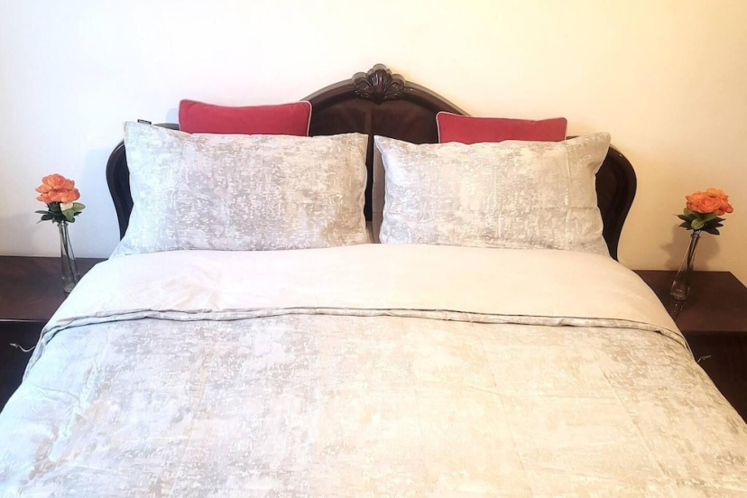Beautiful 1-bed Apartment in London — отель с удобствами в Лондоне