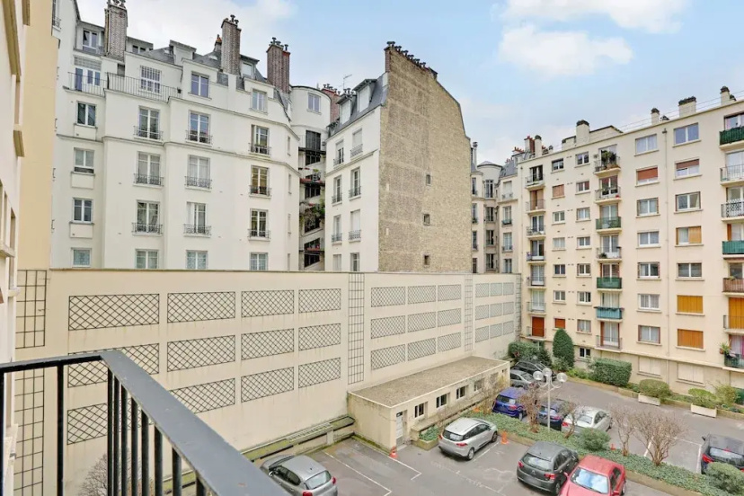 Charming Apartment - 2br/6p - Saint-lambert — комфортный отель в Париже
