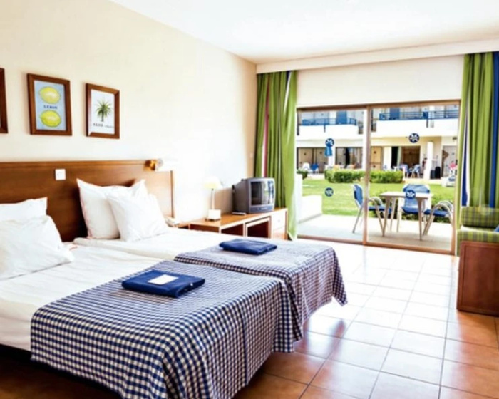 Sunwing Sandy Bay Beach — комфортный отель в Айя-Напа