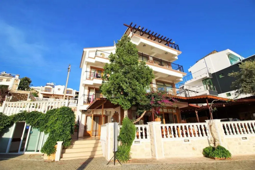 Kuluhana Hotel & Villas Kalkan — отель в удобной локации в Калкан