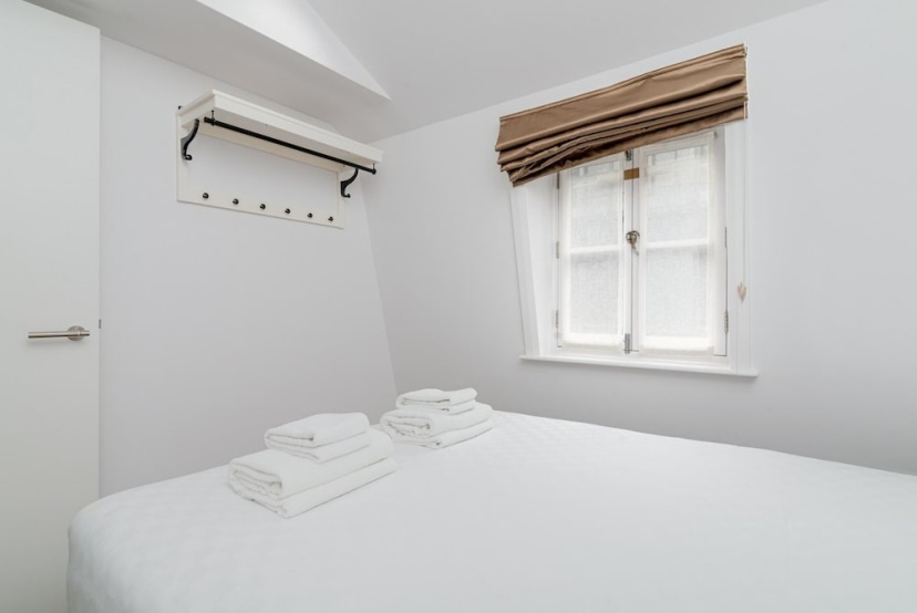 A Stunning Three Bedroom Home in Mayfair 3 — отель в Лондоне, Соединенное Королевство