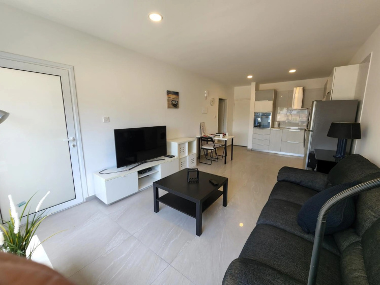 MH Apartments AB13 — забронировать отель в Айя-Напа