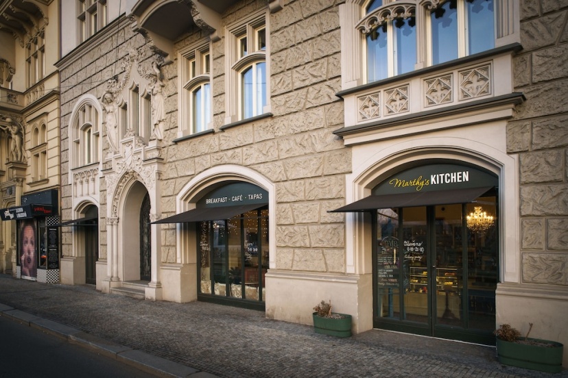 MN6 Luxury Suites by Adrez Living — отель с удобствами в Праге