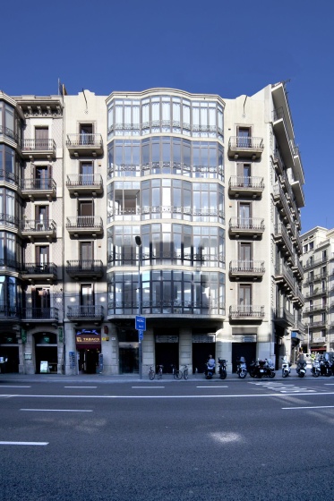 Serennia Apartments Ramblas-Pl.Catalunya 3 — отель в Барселоне, Испания