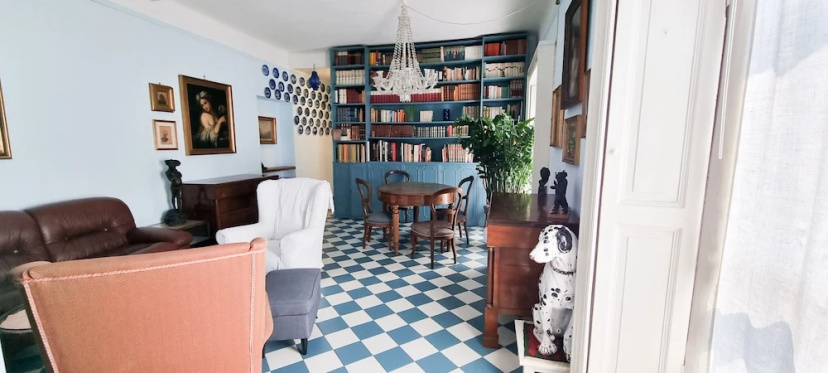 Цены на JOIVY Vintage And Gorgeous 2-Bed Flat Near Sforzesco Castle в Милане