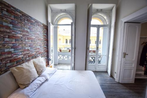 Astor Vintage Apartaments — комфортный отель в Неаполе
