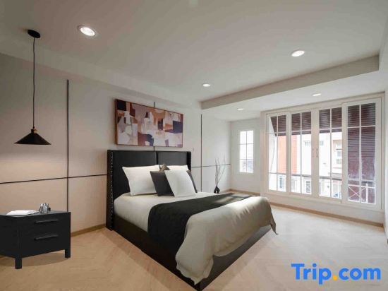 Sabbath Residence(Luxury pool villa townhome) — комфортный отель в Бангкоке