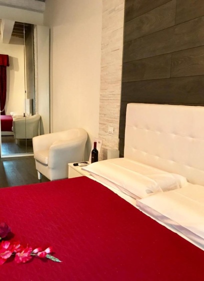 Royal Rooms Colosseo — отель с удобным расположением в Риме