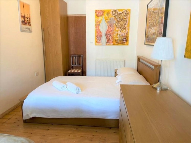 Studio Flat Without Kitchen at Kentish Town — забронировать отель в Лондоне