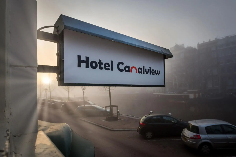 Hotel Canal View — отель с удобным расположением в Амстердаме