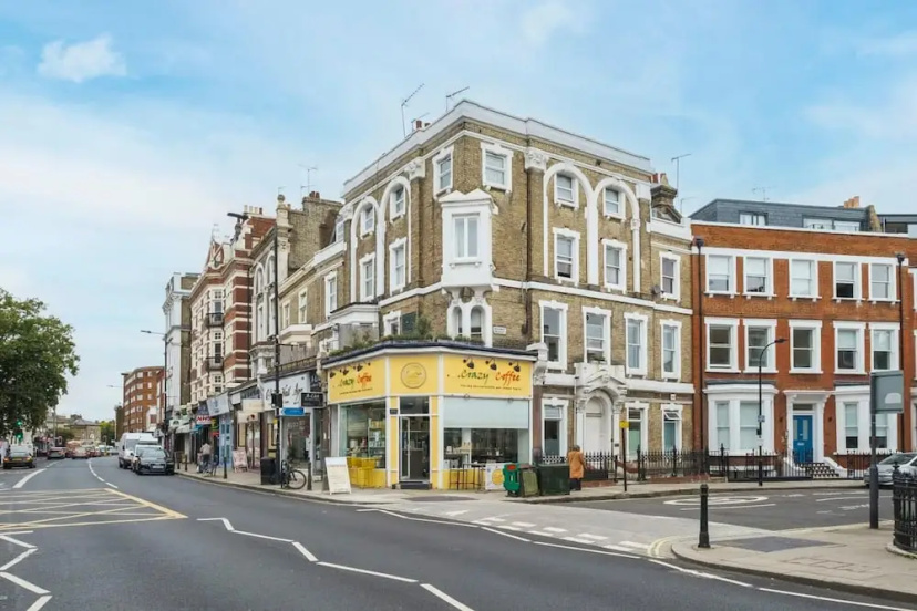 Цены на 3 Bed 3 Bathroom Flat in Kensington A в Лондоне