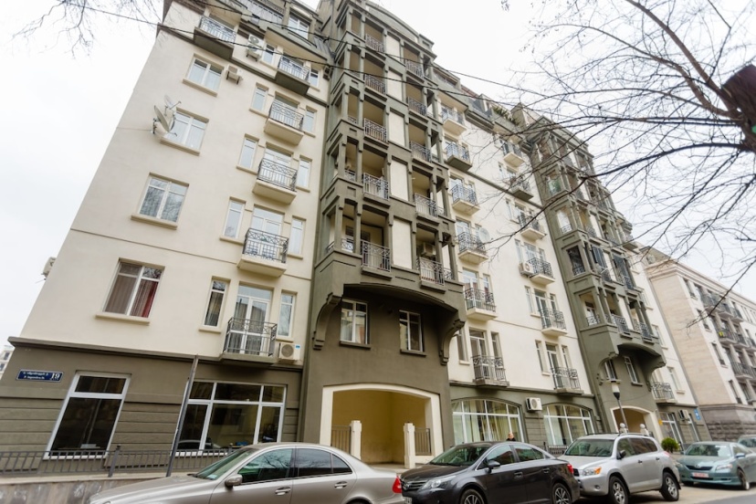 Falcon Apartments - Rustaveli — отель с удобным расположением в Тбилиси