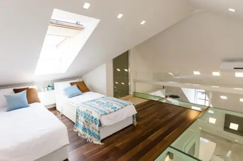 Vilnius City Apartments - Didzioji street Attic Loft — отель с удобным расположением в Вильнюсе