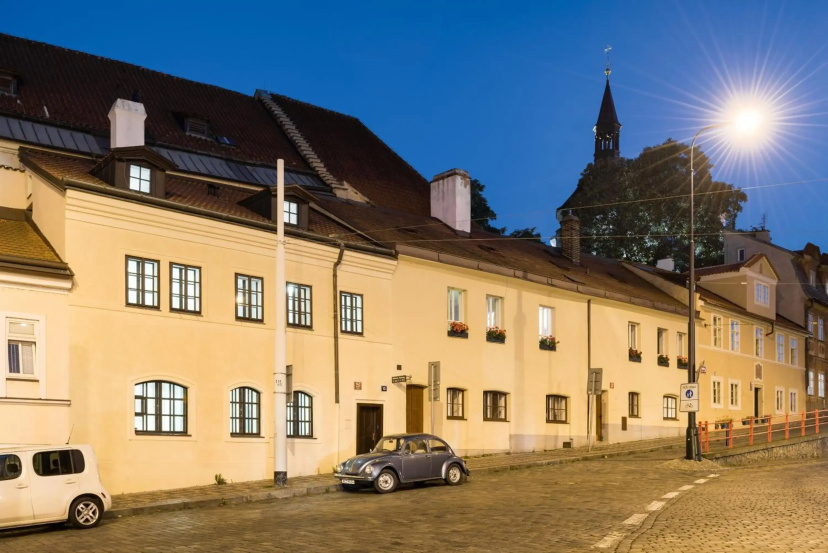 Fancy apartments by Prague Castle — отель с удобствами в Праге