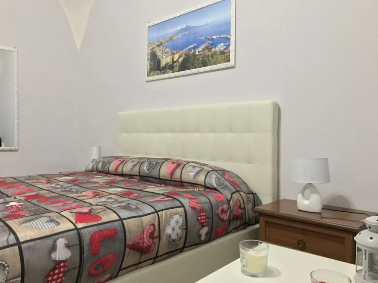 Apartment Spaccanapoli — забронировать отель в Неаполе