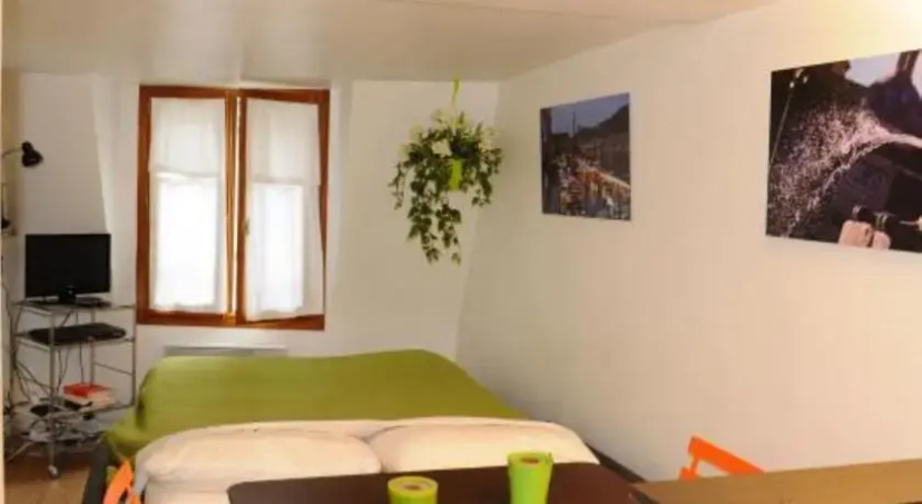 Studio rue de Montmartre — отель в Париже, Франция