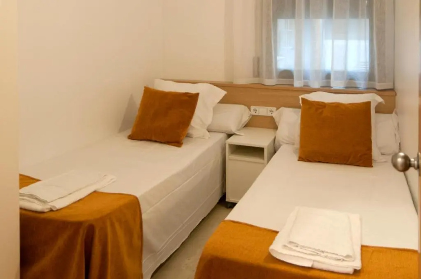 Serennia Apartamentos Ramblas Plaça Catalunya — комфортный отель в Барселоне