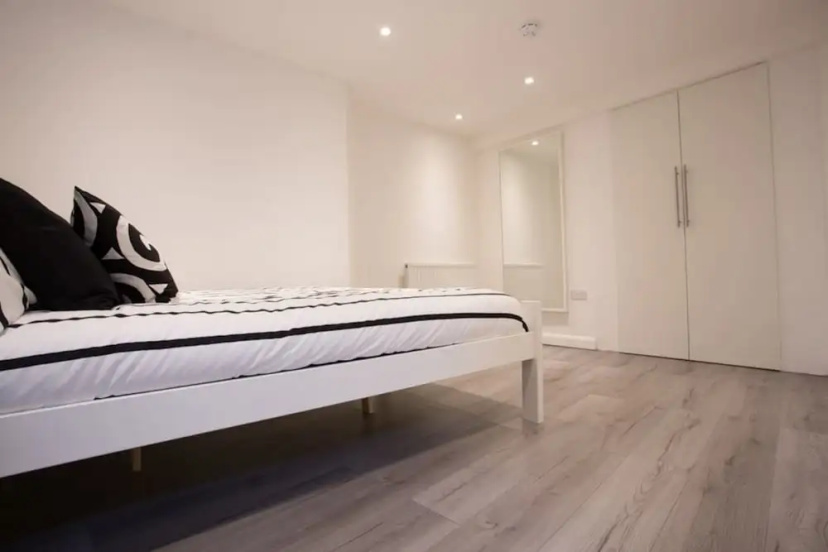 Цены на Lovely 2BR Home by Elephant & Castle в Лондоне